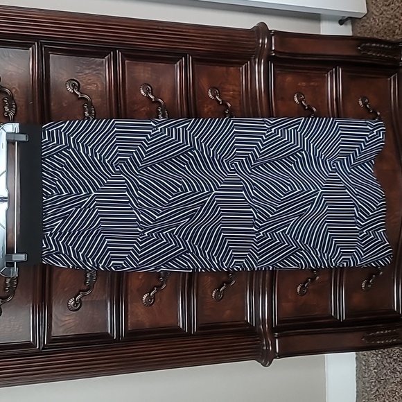 Worthington, long classy skirt, elastic waist, stretch, size 1X - Picture 1 of 1